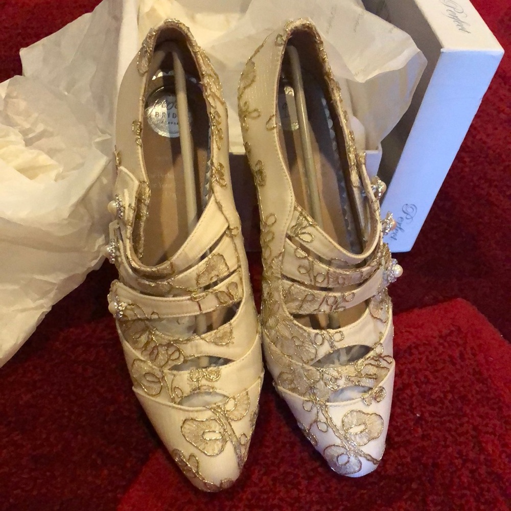 Perfect Agnes shoes NWT